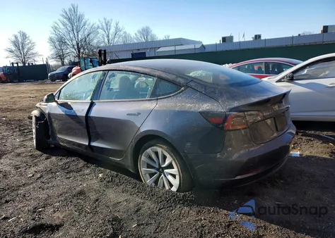 2022 Tesla Model 3 z USA, uszkodzony, nr VIN 5YJ3E1EBXNF286723